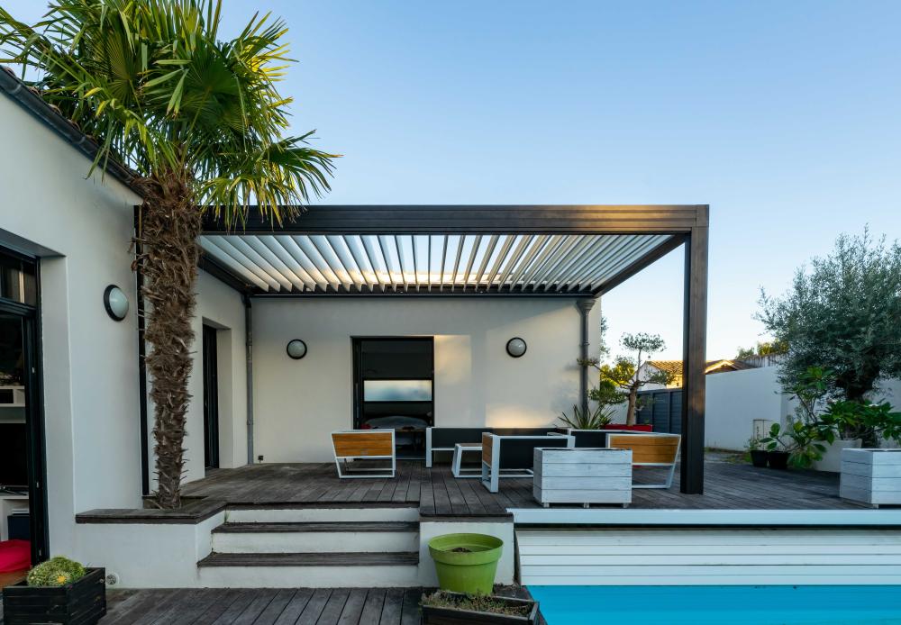 maison moderne avec pergola
